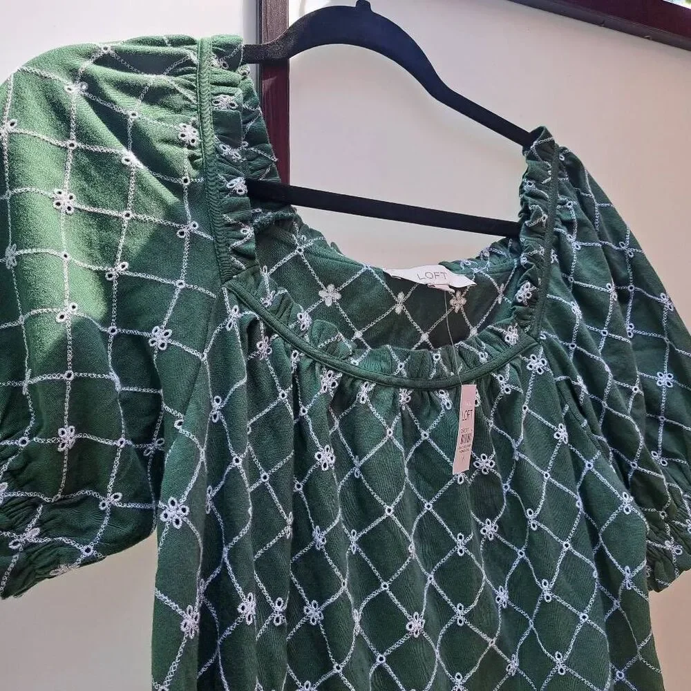 LOFT Embroidered Puff Sleeve Square-Neck Top size Medium NWT